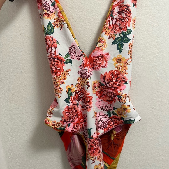 MAAJI REVERSIBLE ONE PIECE - NEVER WORN - Picture 4 of 4